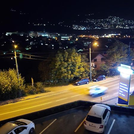 Sleep And Drive Cosy Apartment Sarajevo Luaran gambar